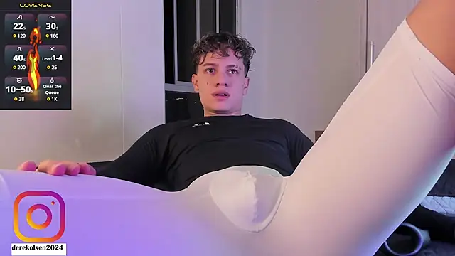 Snapshot of DerekOlsen chatting on 11/16/25, 01:22 DerekOlsen online show from 11/16/25, 01:22