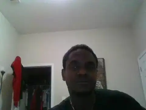 Snapshot of Hugedick0071 chatting on 12/11/24, 08:58 Hugedick0071 online show from 12/11/24, 08:58