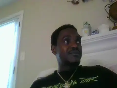 Snapshot of Hugedick0071 chatting on 12/16/24, 07:43 Hugedick0071 online show from 12/16/24, 07:43