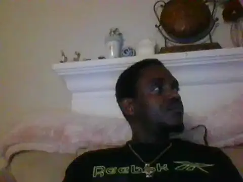 Snapshot of Hugedick0071 chatting on 12/17/24, 03:17 Hugedick0071 online show from 12/17/24, 03:17