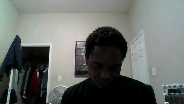 Snapshot of Hugedick0071 chatting on 01/28/25, 06:27 Hugedick0071 online show from 01/28/25, 06:27