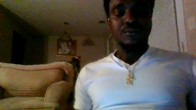Snapshot of Hugedick0071 chatting on 02/13/25, 08:06 Hugedick0071 online show from 02/13/25, 08:06