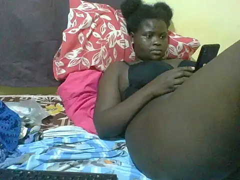 Snapshot of elukh4499 chatting on 10/01/25, 12:22 elukh4499 online show from 10/01/25, 12:22