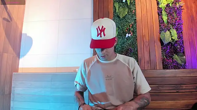 DrakeNeumann online show from 04/14/26, 03:34