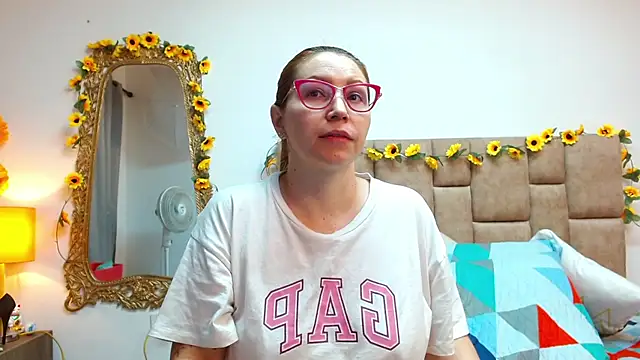 Snapshot of IsisDuzan chatting on 12/10/24, 11:51 IsisDuzan online show from 12/10/24, 11:51