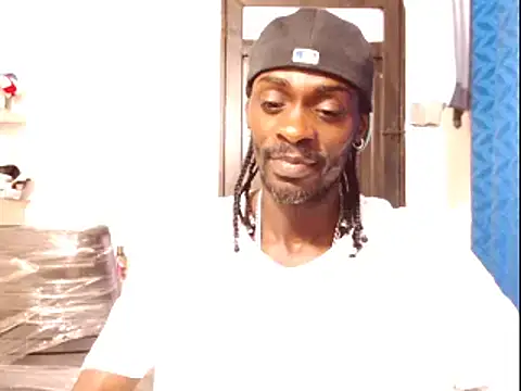 Snapshot of phillip-hot chatting on 01/06/25, 08:28 phillip-hot online show from 01/06/25, 08:28