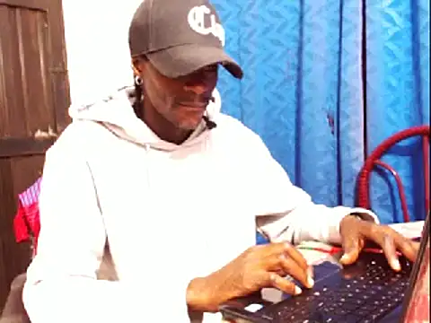 Snapshot of phillip-hot chatting on 01/20/25, 01:50 phillip-hot online show from 01/20/25, 01:50