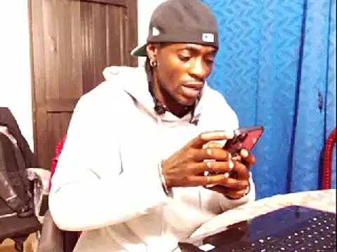 Snapshot of phillip-hot chatting on 01/20/25, 05:26 phillip-hot online show from 01/20/25, 05:26