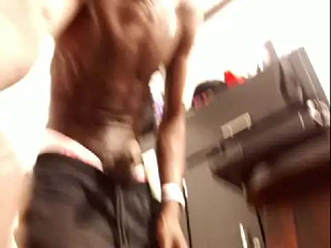 Snapshot of phillip-hot chatting on 01/20/25, 04:01 phillip-hot online show from 01/20/25, 04:01