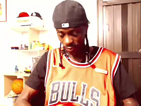 Snapshot of phillip-hot chatting on 01/28/25, 03:57 phillip-hot online show from 01/28/25, 03:57