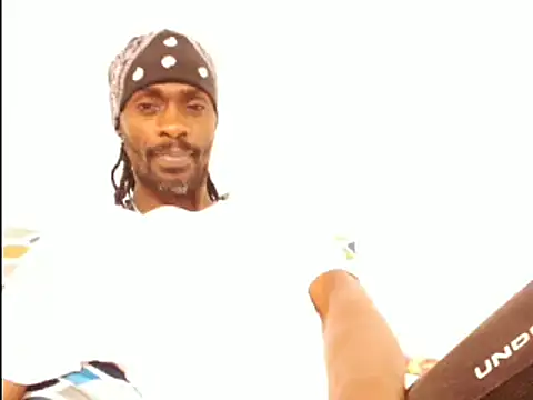 Snapshot of phillip-hot chatting on 02/17/25, 05:10 phillip-hot online show from 02/17/25, 05:10