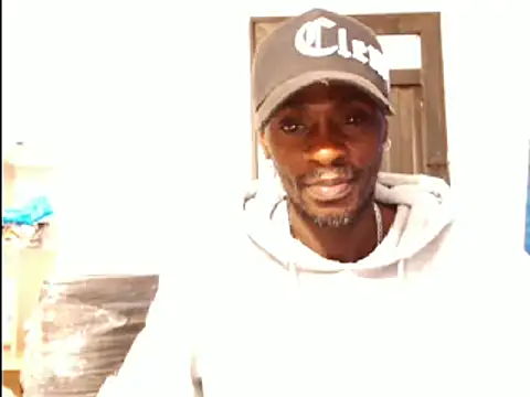 Snapshot of phillip-hot chatting on 03/12/25, 04:19 phillip-hot online show from 03/12/25, 04:19