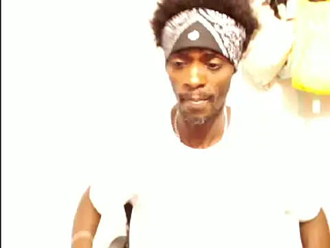 Snapshot of phillip-hot chatting on 03/14/25, 03:03 phillip-hot online show from 03/14/25, 03:03