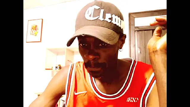 Snapshot of phillip-hot chatting on 11/09/25, 12:42 phillip-hot online show from 11/09/25, 12:42