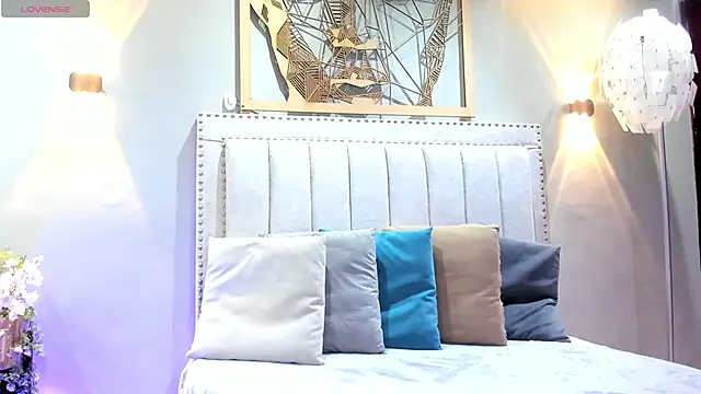 Miranda doll  online show from 03/18/26, 12:08