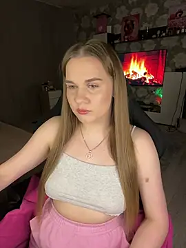 Snapshot of Lexi_noah chatting on 02/06/25, 08:13 Lexi noah online show from 02/06/25, 08:13