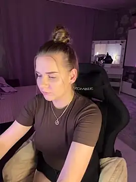 Snapshot of Lexi_noah chatting on 09/14/25, 09:25 Lexi noah online show from 09/14/25, 09:25