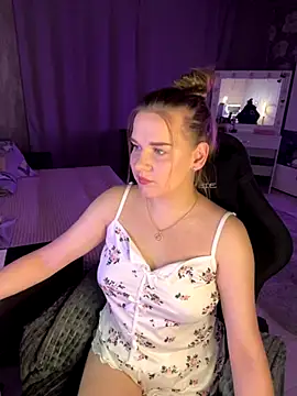 Snapshot of Lexi_noah chatting on 09/24/25, 09:40 Lexi noah online show from 09/24/25, 09:40