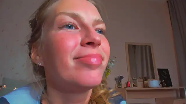 Jeanne Williams online show from 12/03/25, 02:48