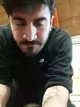 Snapshot of Analcholic chatting on 12/10/24, 11:32 Analcholic online show from 12/10/24, 11:32