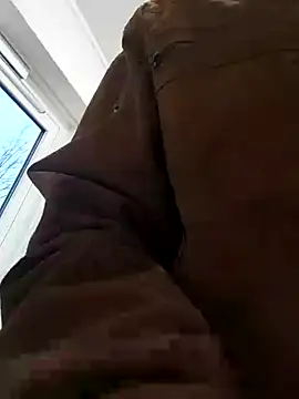 Snapshot of Analcholic chatting on 12/14/24, 02:21 Analcholic online show from 12/14/24, 02:21