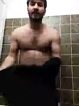 Snapshot of Analcholic chatting on 12/16/24, 11:33 Analcholic online show from 12/16/24, 11:33