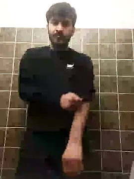 Snapshot of Analcholic chatting on 12/18/24, 11:34 Analcholic online show from 12/18/24, 11:34