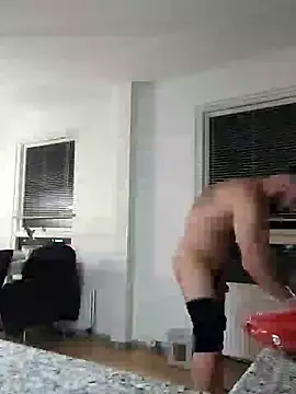 Snapshot of Analcholic chatting on 12/20/24, 05:29 Analcholic online show from 12/20/24, 05:29