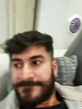 Snapshot of Analcholic chatting on 12/26/24, 11:35 Analcholic online show from 12/26/24, 11:35