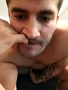 Snapshot of Analcholic chatting on 11/04/25, 07:46 Analcholic online show from 11/04/25, 07:46