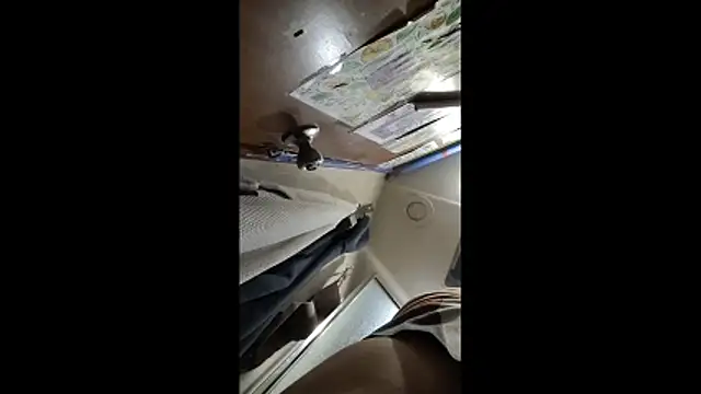 ILUV2TUCHMYKITTY online show from 12/14/25, 02:06