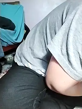 Snapshot of ngoclothingoc9en chatting on 03/16/25, 07:59 ngoclothingoc9en online show from 03/16/25, 07:59