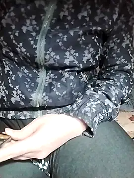 Snapshot of ngoclothingoc9en chatting on 03/18/25, 10:57 ngoclothingoc9en online show from 03/18/25, 10:57