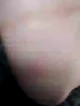 Snapshot of ngoclothingoc9en chatting on 03/19/25, 03:09 ngoclothingoc9en online show from 03/19/25, 03:09