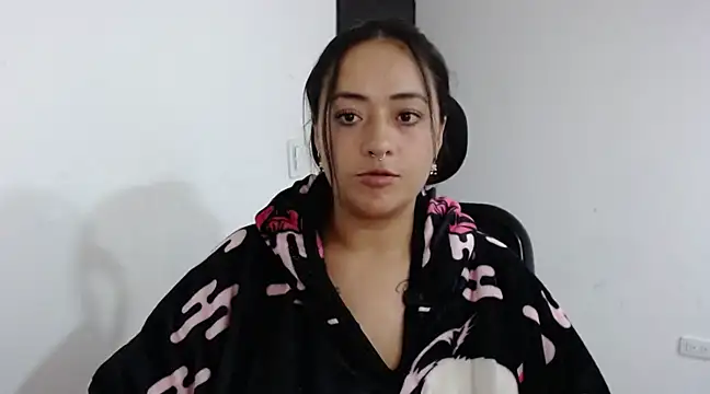 jjulietha95 online show from 02/08/25, 05:08