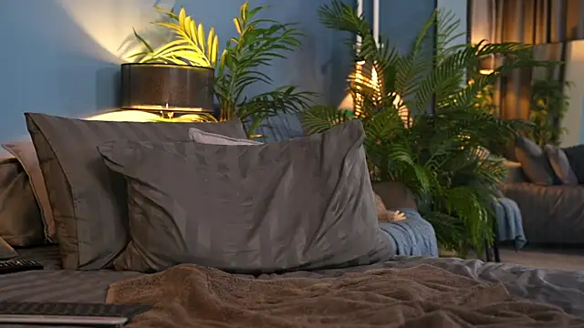  keeti  online show from 10/23/25, 03:33