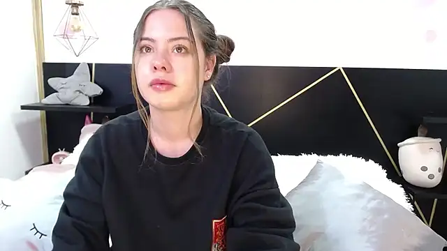 Snapshot of DanniAbbey chatting on 01/27/25, 02:46 DanniAbbey online show from 01/27/25, 02:46