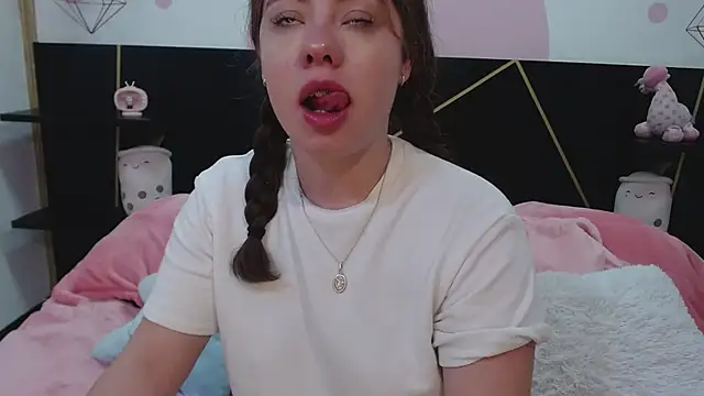 Snapshot of DanniAbbey chatting on 02/07/25, 02:37 DanniAbbey online show from 02/07/25, 02:37