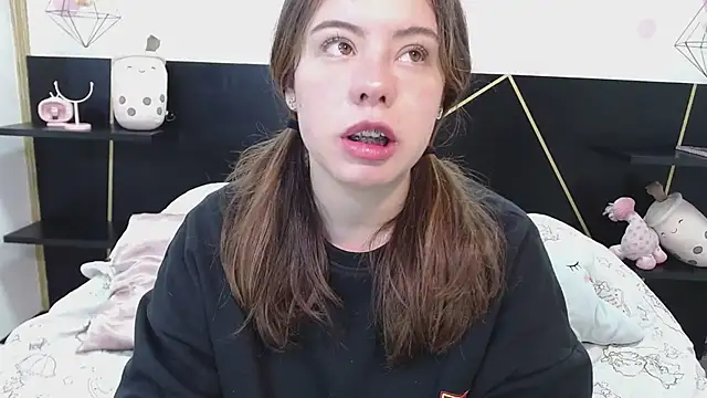 Snapshot of DanniAbbey chatting on 02/18/25, 02:27 DanniAbbey online show from 02/18/25, 02:27