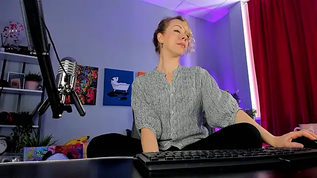 LylithSkye online show from 02/25/26, 11:31