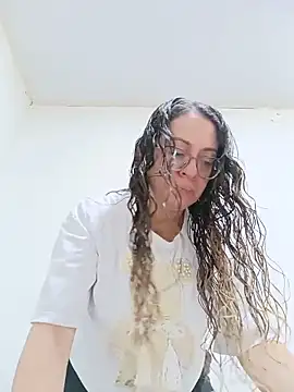 Snapshot of miss_hanna07 chatting on 06/19/26, 06:12 miss hanna07 online show from 06/19/26, 06:12