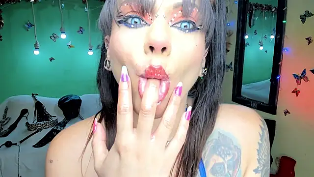 Snapshot of angelina_james_ chatting on 05/29/26, 08:07 angelina james online show from 05/29/26, 08:07