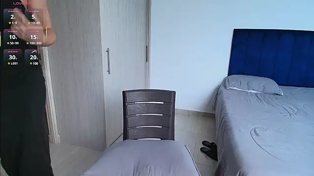 Snapshot of pansuggarofficial chatting on 03/14/25, 02:41 pansuggarofficial online show from 03/14/25, 02:41