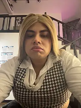 Snapshot of Tom_Silver__ chatting on 11/16/25, 04:07 Tom Silver online show from 11/16/25, 04:07