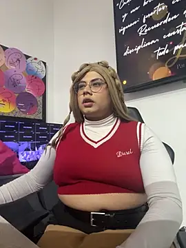 Snapshot of Tom_Silver__ chatting on 12/04/25, 05:28 Tom Silver online show from 12/04/25, 05:28