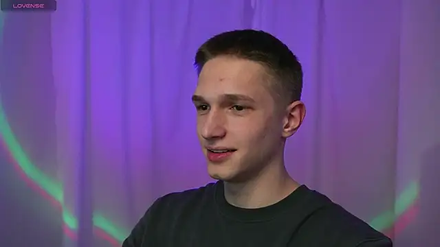 Snapshot of dustyn_fox chatting on 12/30/24, 04:42 dustyn fox online show from 12/30/24, 04:42