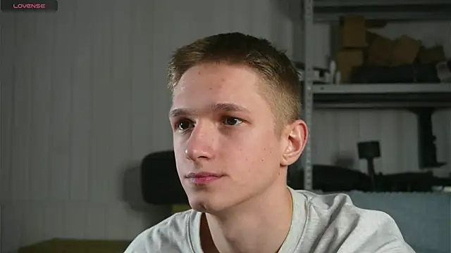 Snapshot of dustyn_fox chatting on 02/06/25, 05:30 dustyn fox online show from 02/06/25, 05:30