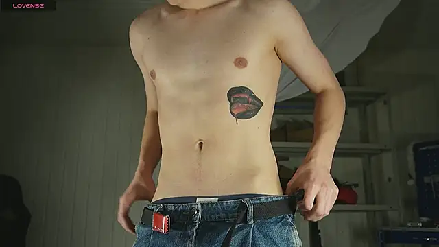 Snapshot of dustyn_fox chatting on 02/07/25, 02:37 dustyn fox online show from 02/07/25, 02:37