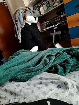 Snapshot of Nikart83 chatting on 03/27/26, 04:29 Nikart83 online show from 03/27/26, 04:29