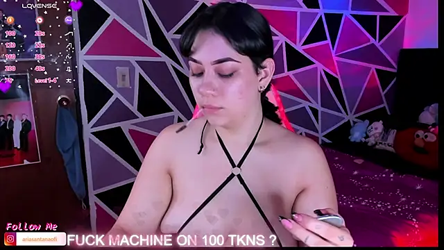 Snapshot of arisantana chatting on 10/30/25, 10:54 arisantana online show from 10/30/25, 10:54